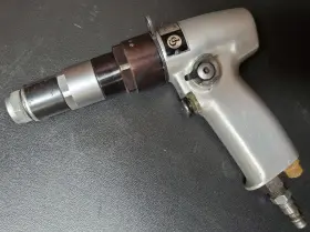 Chicago Pneumatic Cp-9404-c Reversible Air Screwdriver Nut Driver Pistol Grip