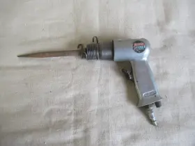 19119 Craftsman Model Pneumatic Air Hammer With Pointed Bit Made In Taiwan Nice